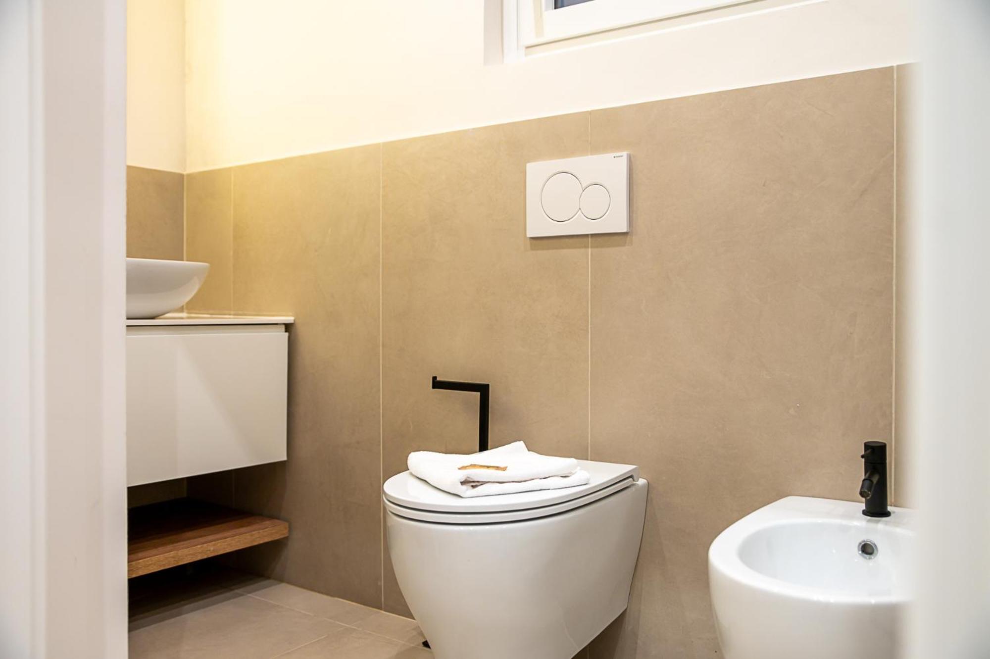Piazza Vittorio Veneto - Rosine Luxury - Grandmaison